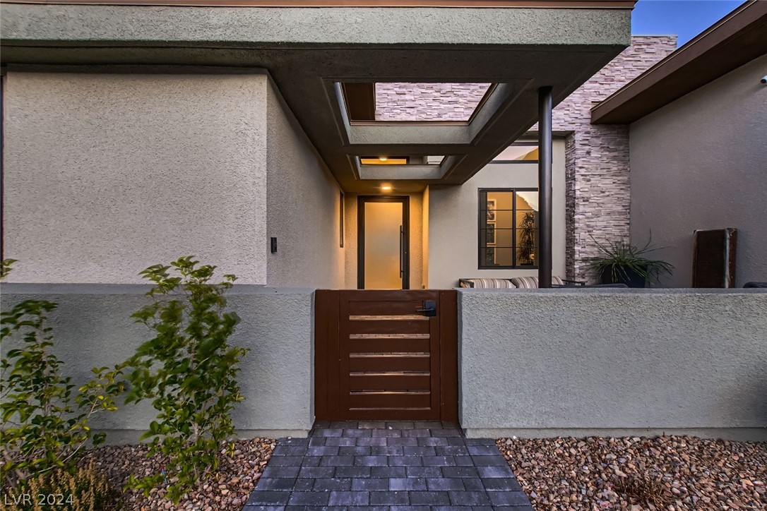 556 Vista Sunset Avenue