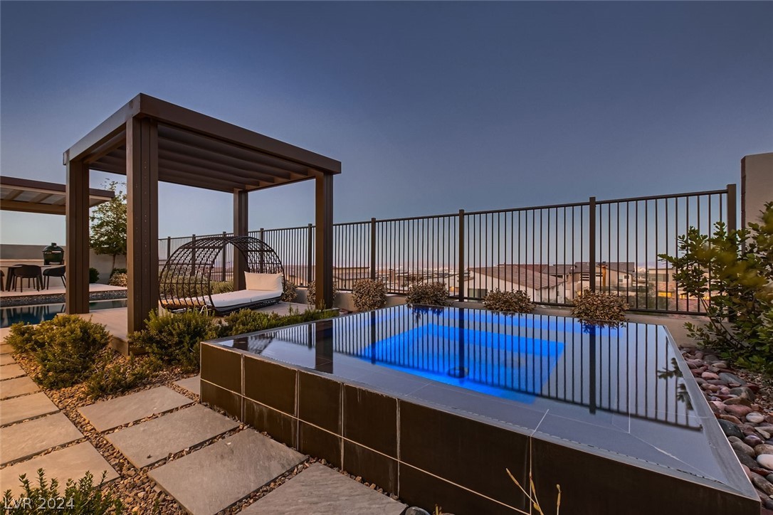 556 Vista Sunset Avenue