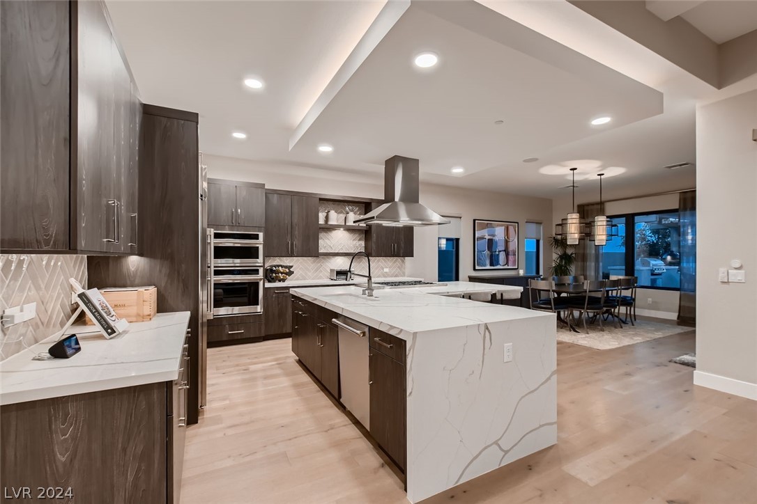 556 Vista Sunset Avenue