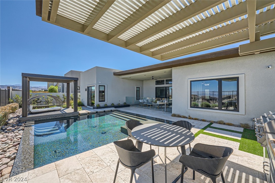 556 Vista Sunset Avenue