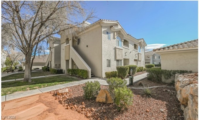 1301 Red Gable Lane 101