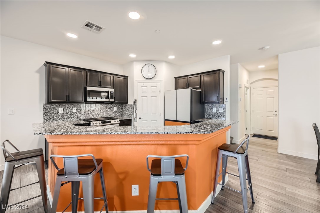 6464 Clara Bow Avenue 103