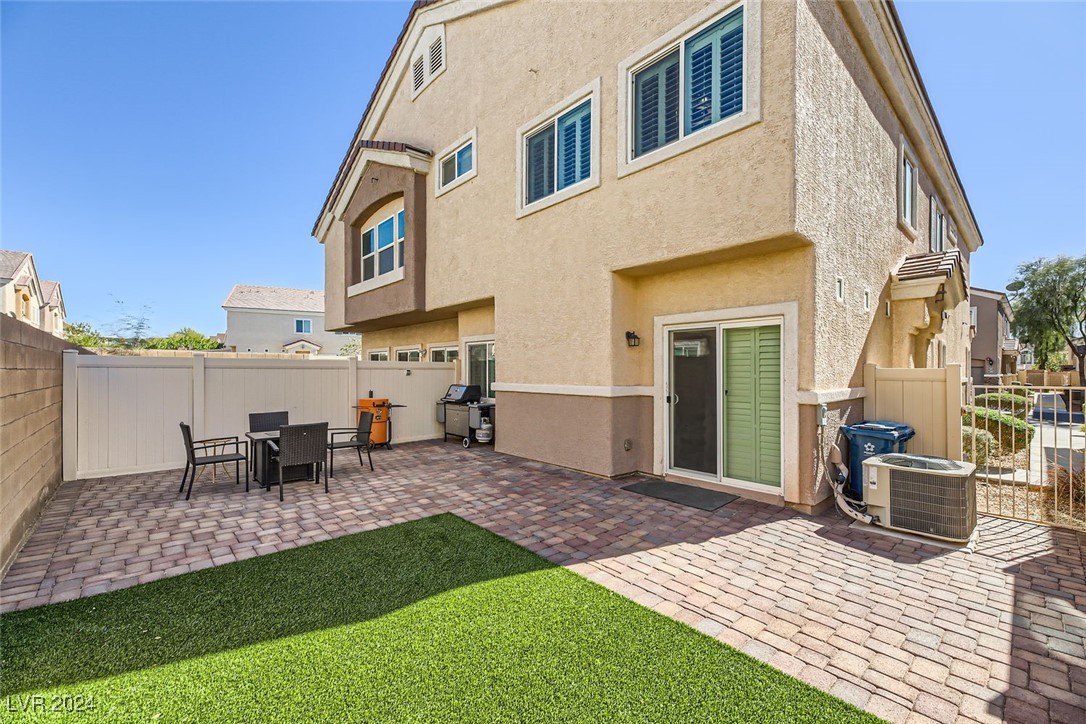 6464 Clara Bow Avenue 103