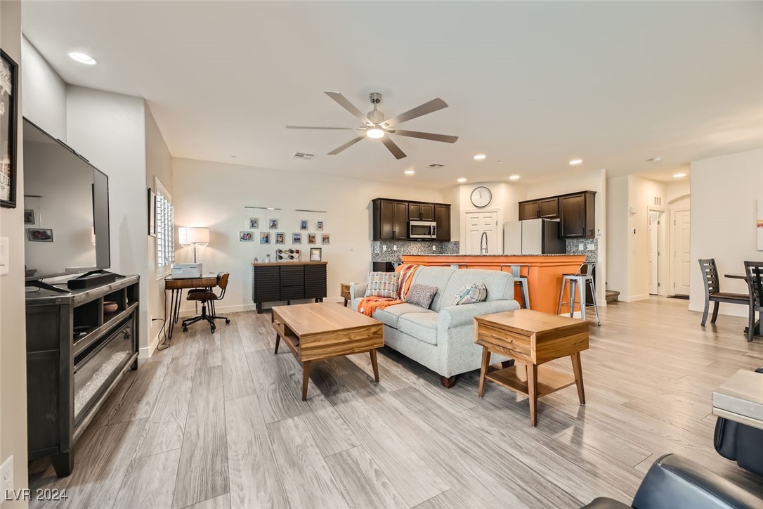 6464 Clara Bow Avenue 103