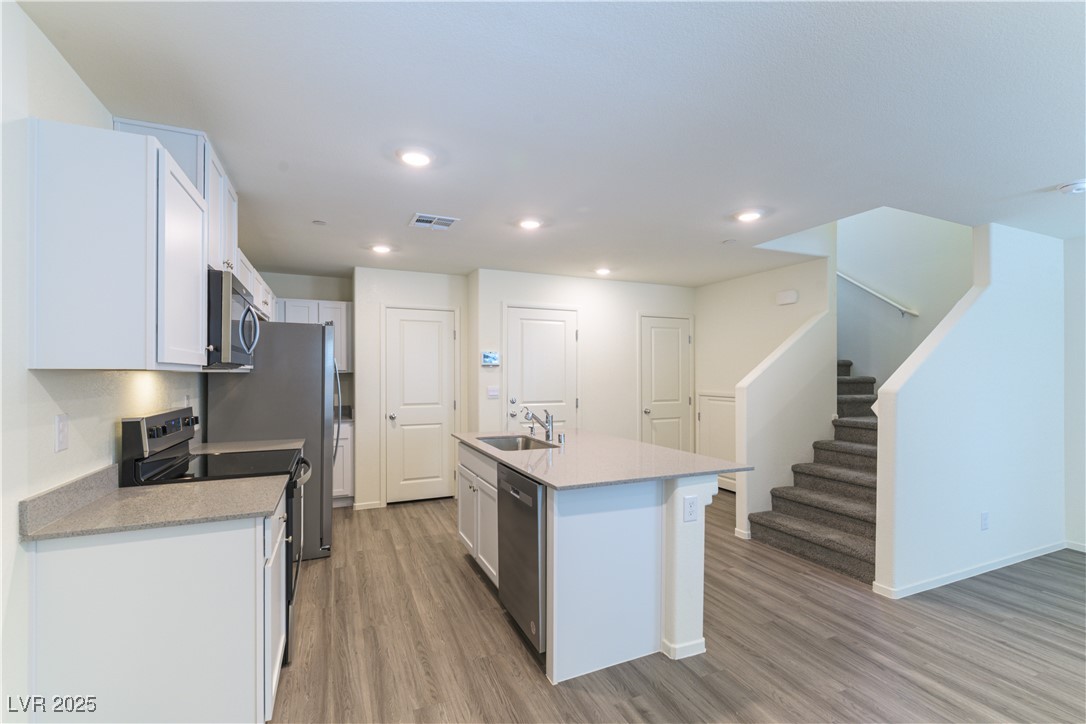 9928 Tangerine Hills Street