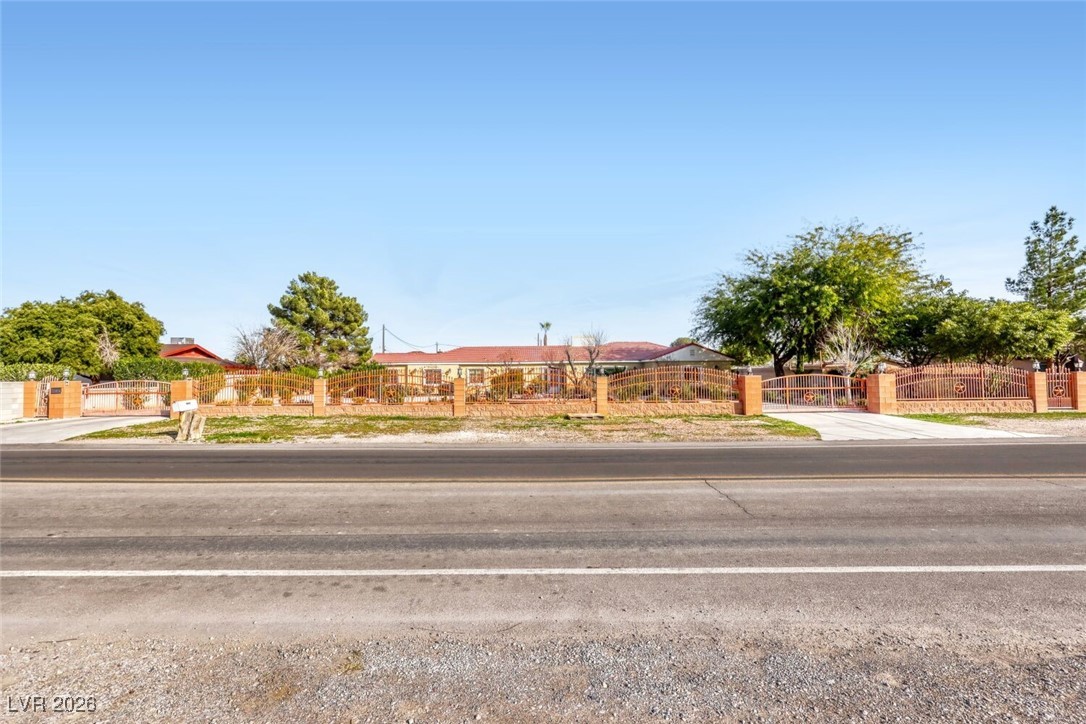 1450 Comstock Drive
