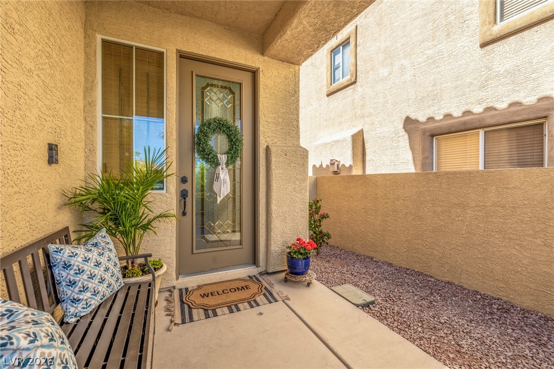 637 Jade Cliffs Lane