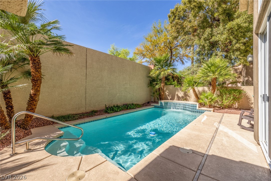 637 Jade Cliffs Lane