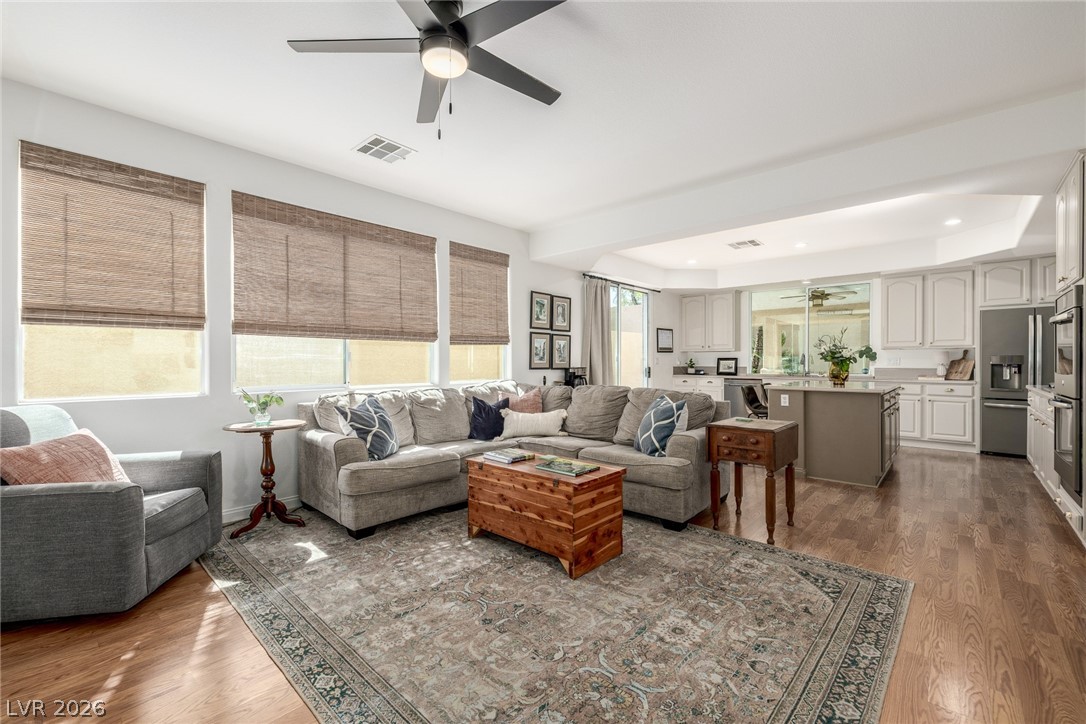 637 Jade Cliffs Lane