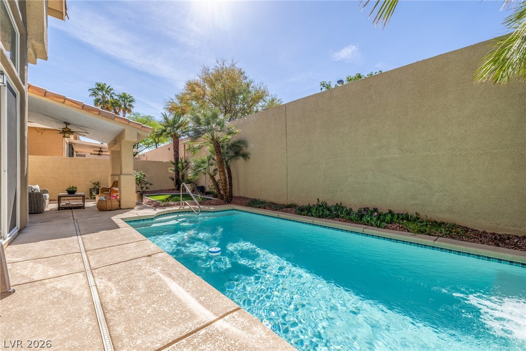 637 Jade Cliffs Lane