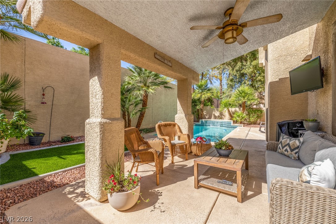 637 Jade Cliffs Lane