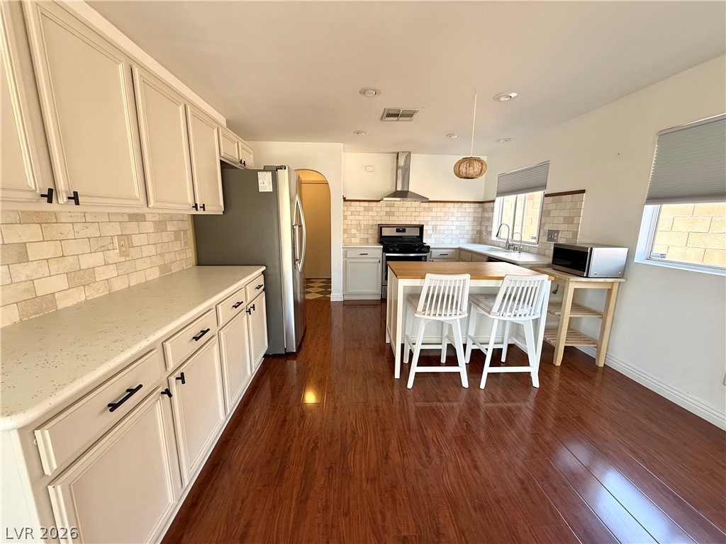 11173 Vivid Avenue