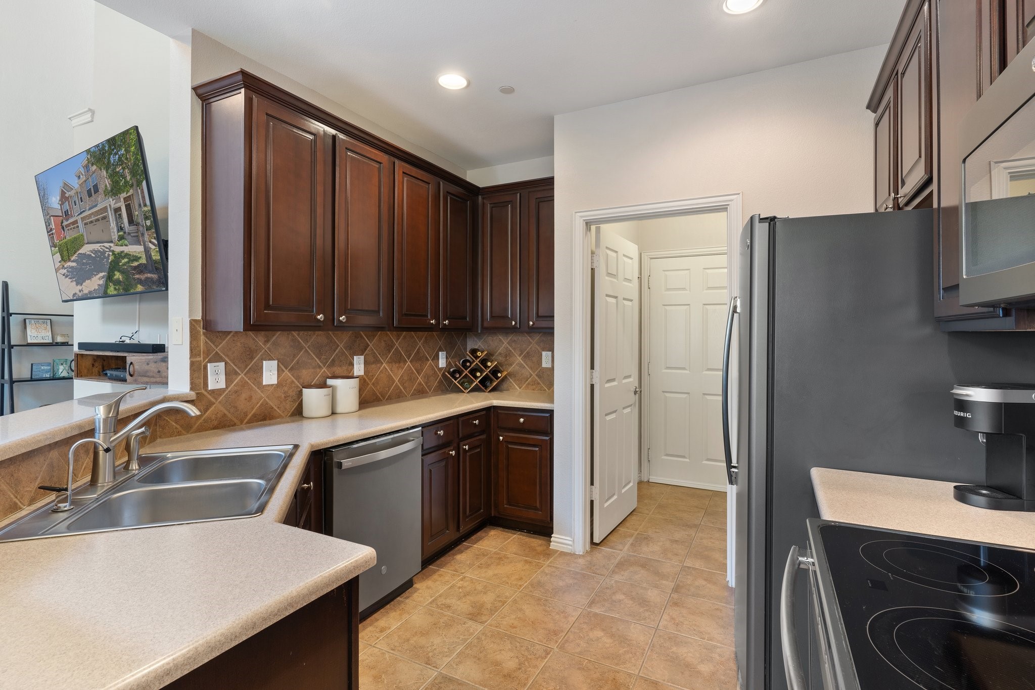 4621 Penelope Lane