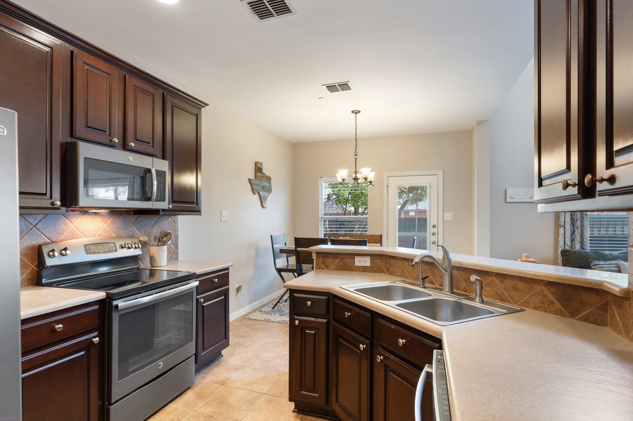 4621 Penelope Lane
