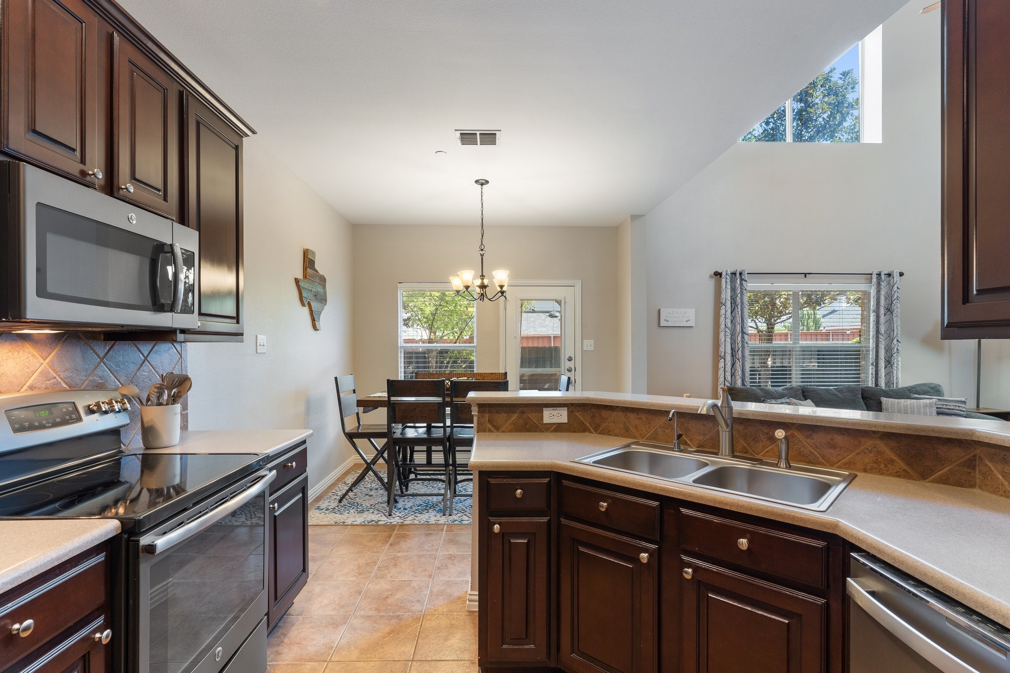 4621 Penelope Lane