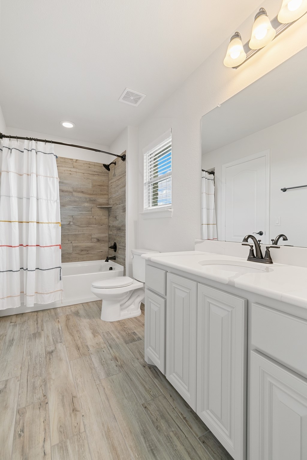 1504 Gabriel Lane