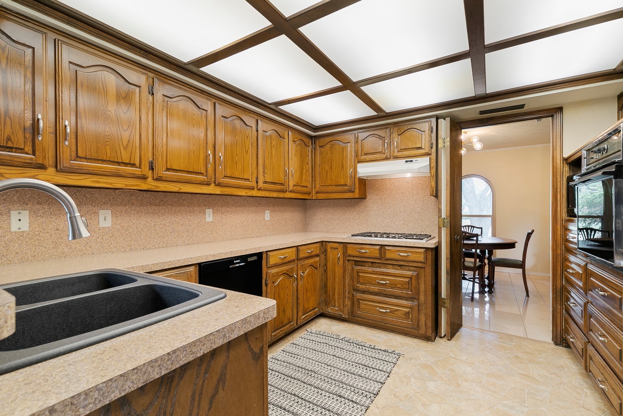 3832 Leathertop Drive