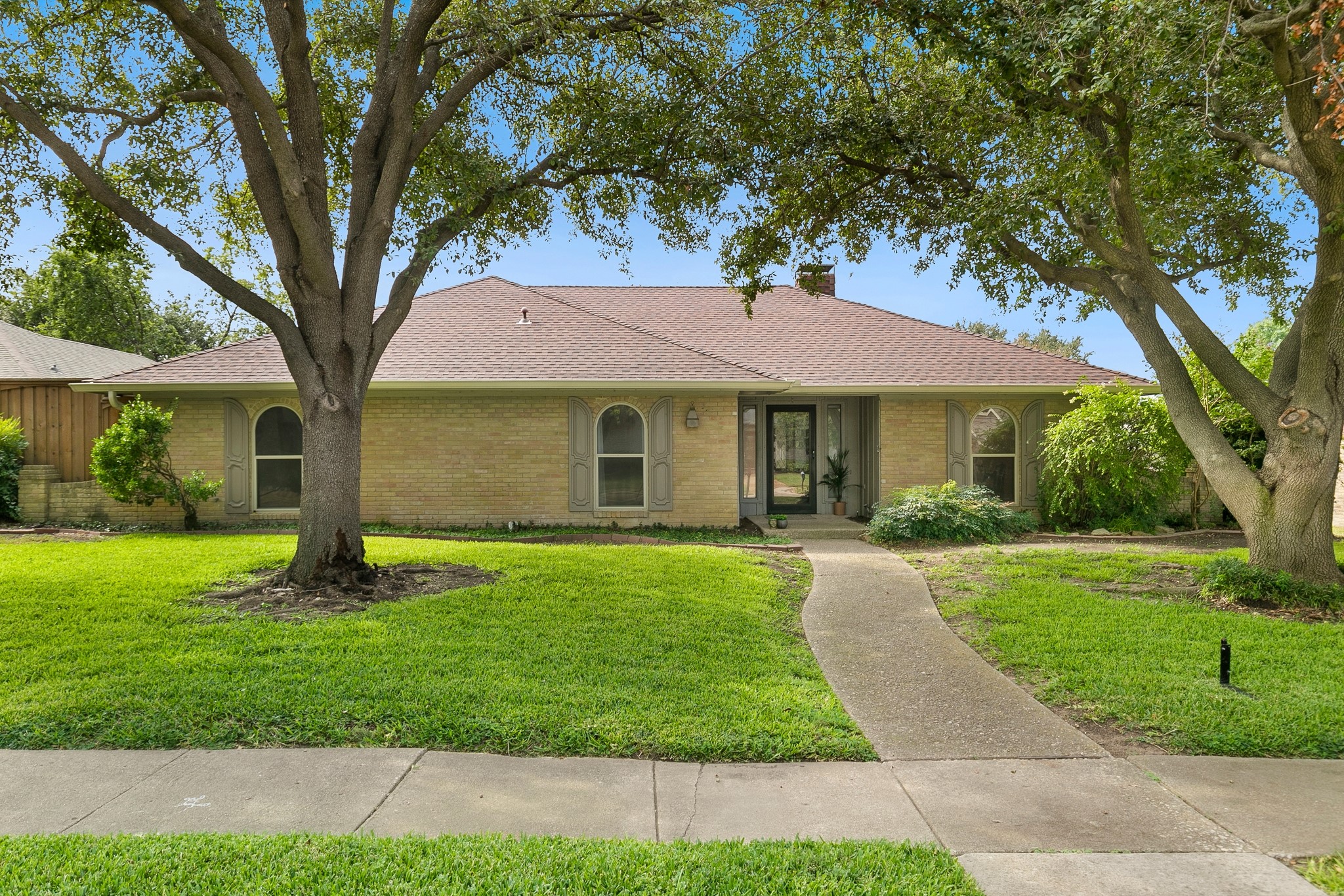 3832 Leathertop Drive