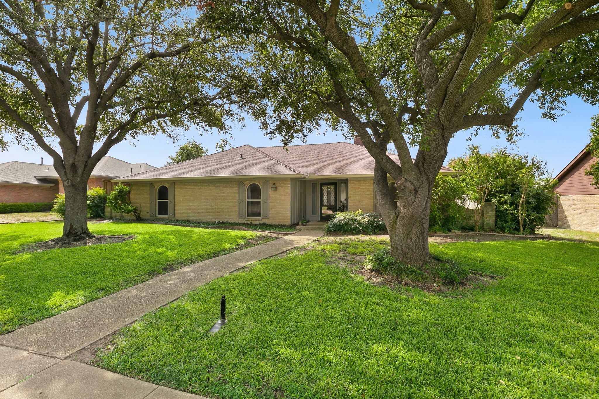 3832 Leathertop Drive