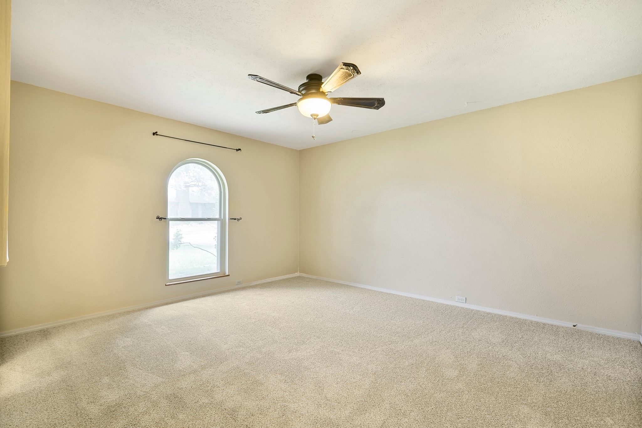 3832 Leathertop Drive