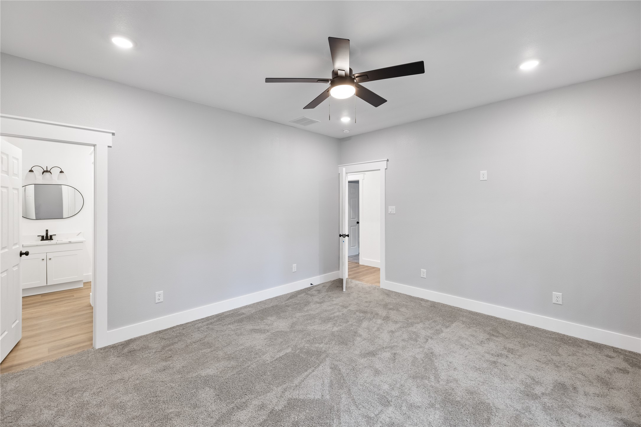 1309 W Sears Street