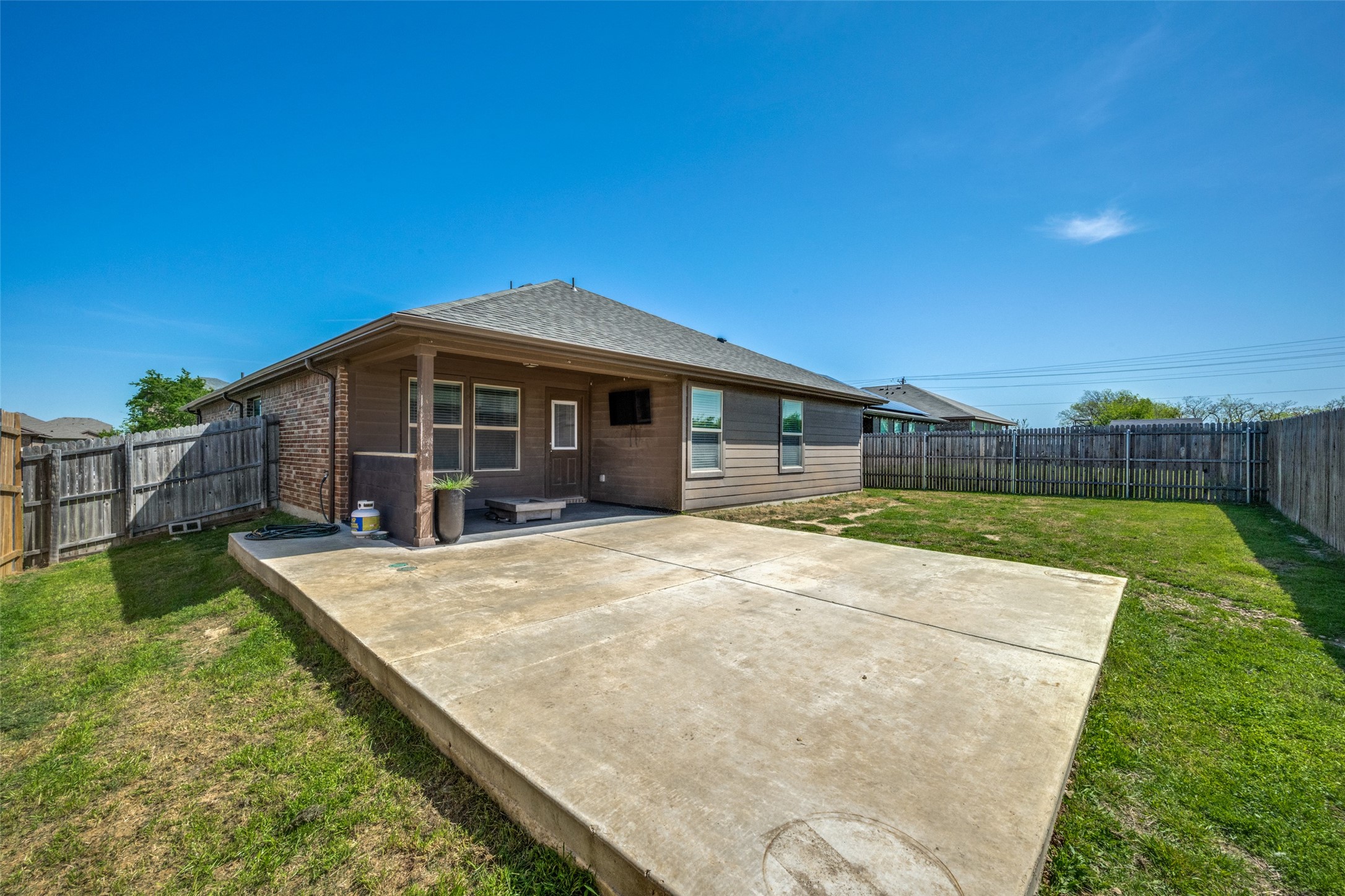 412 Saratoga Drive