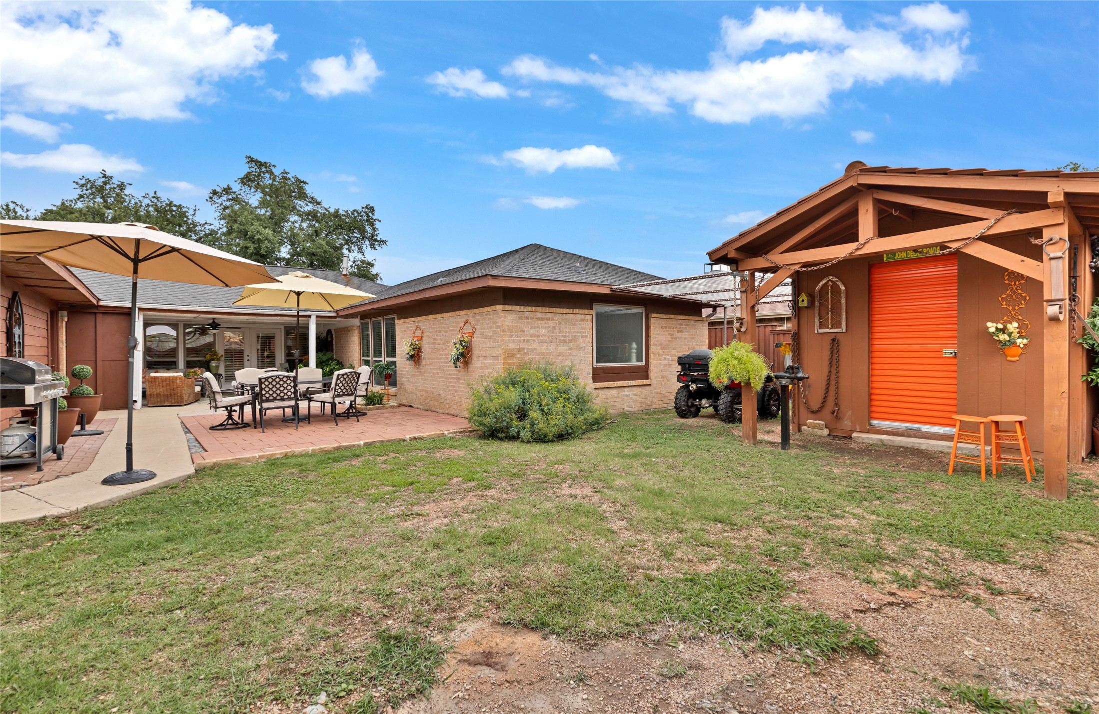 2316 Tamarisk Lane