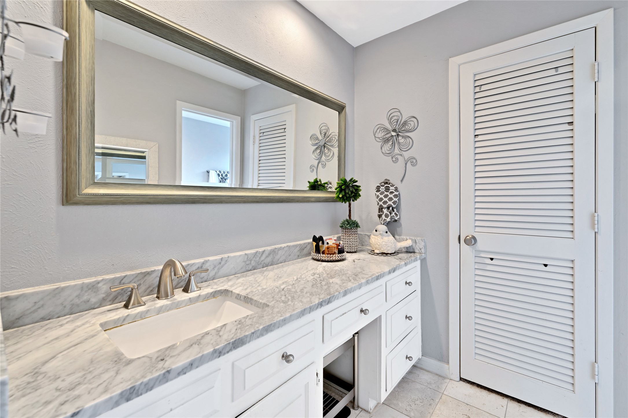 2316 Tamarisk Lane