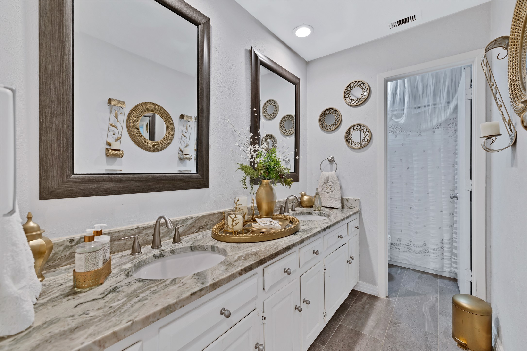 2316 Tamarisk Lane