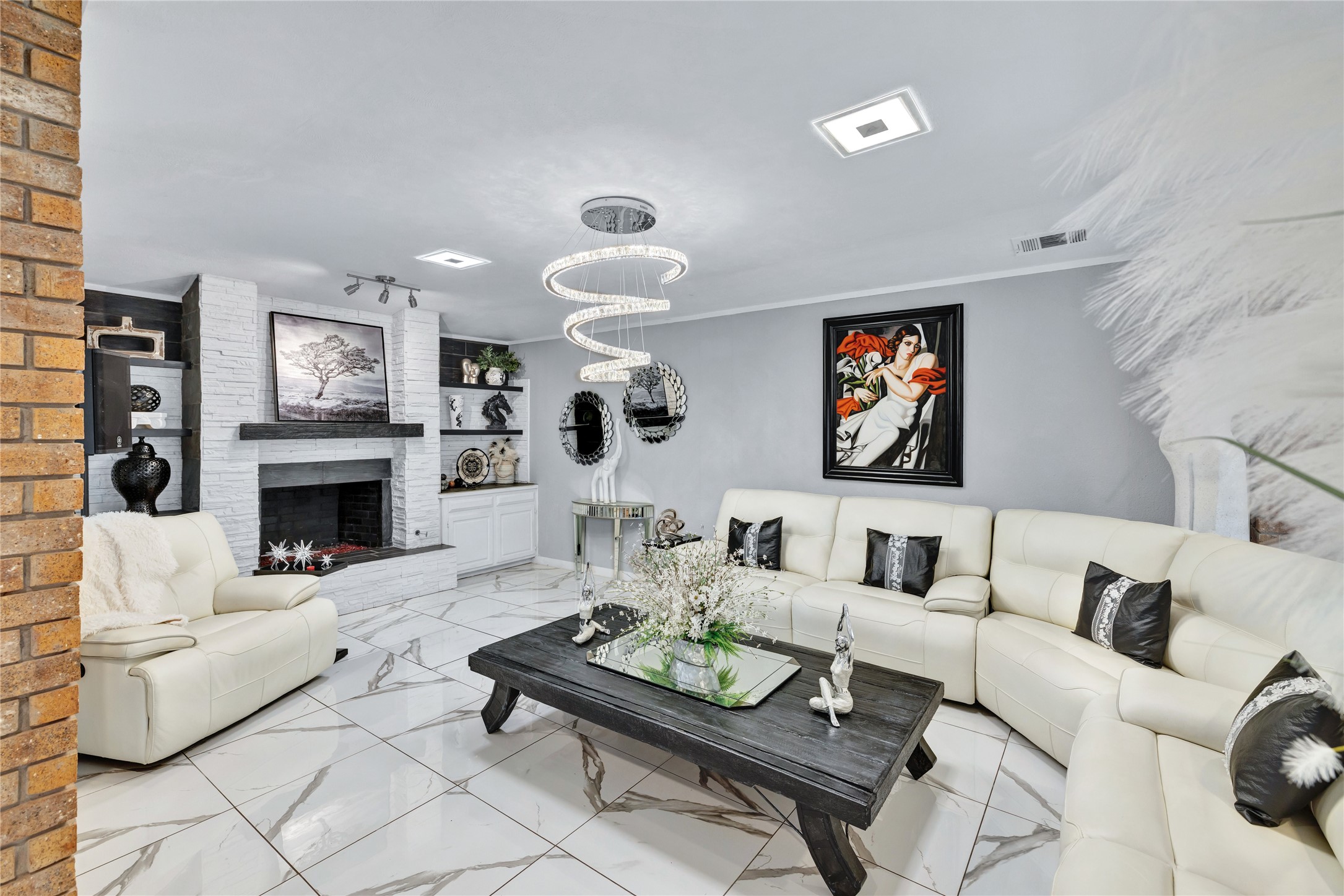 2316 Tamarisk Lane