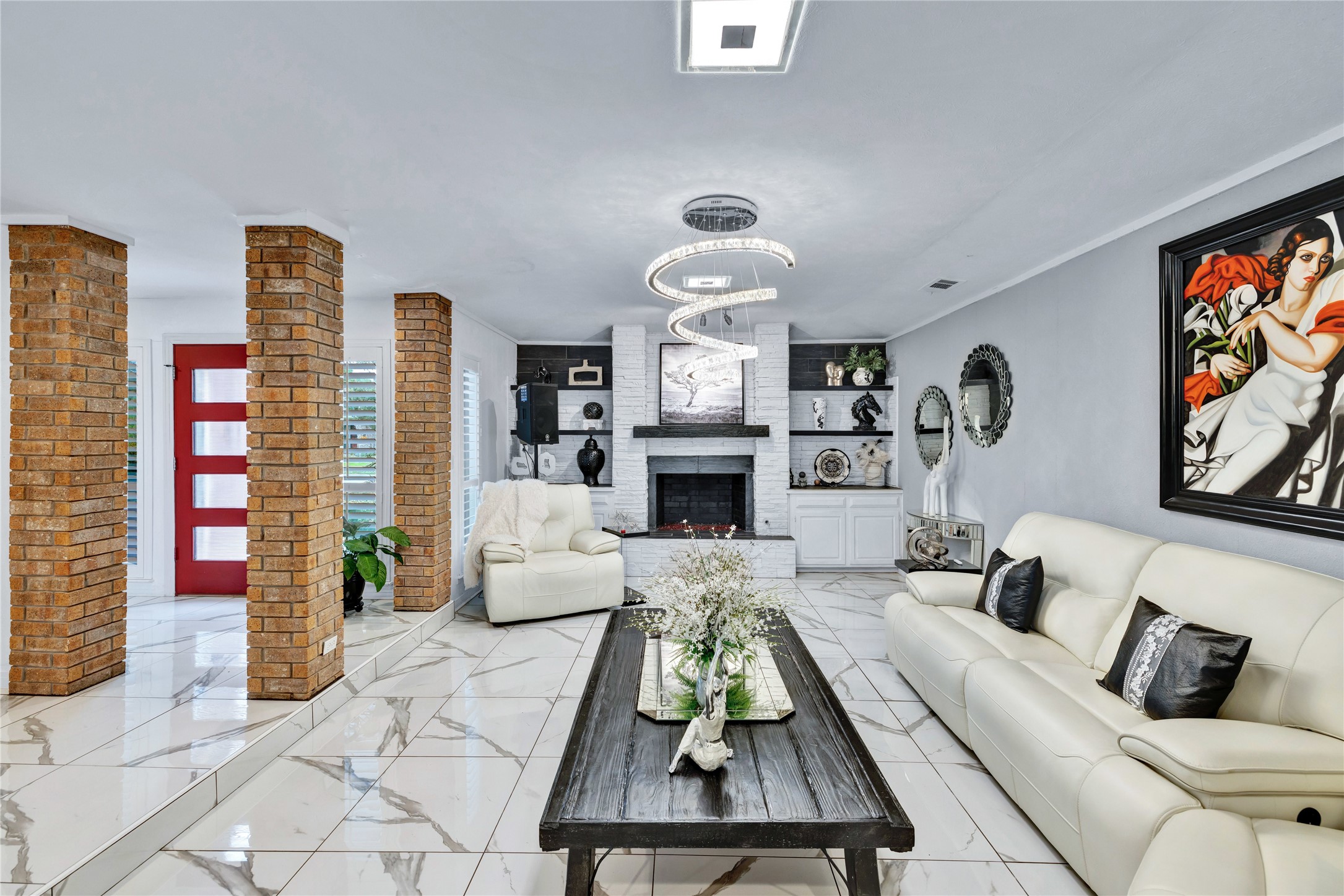 2316 Tamarisk Lane
