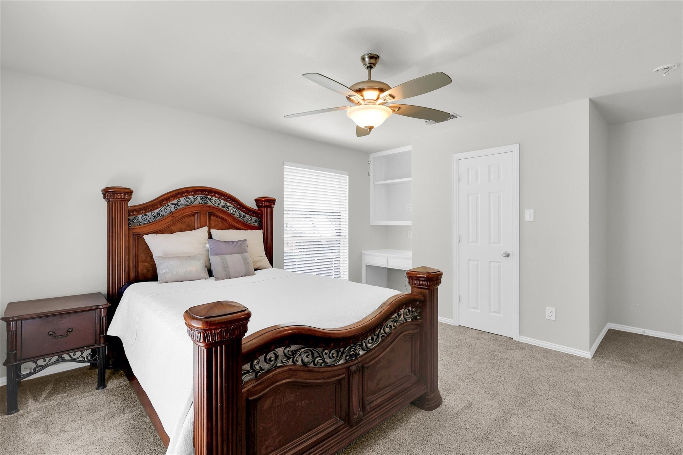 3202 W Valley Circle