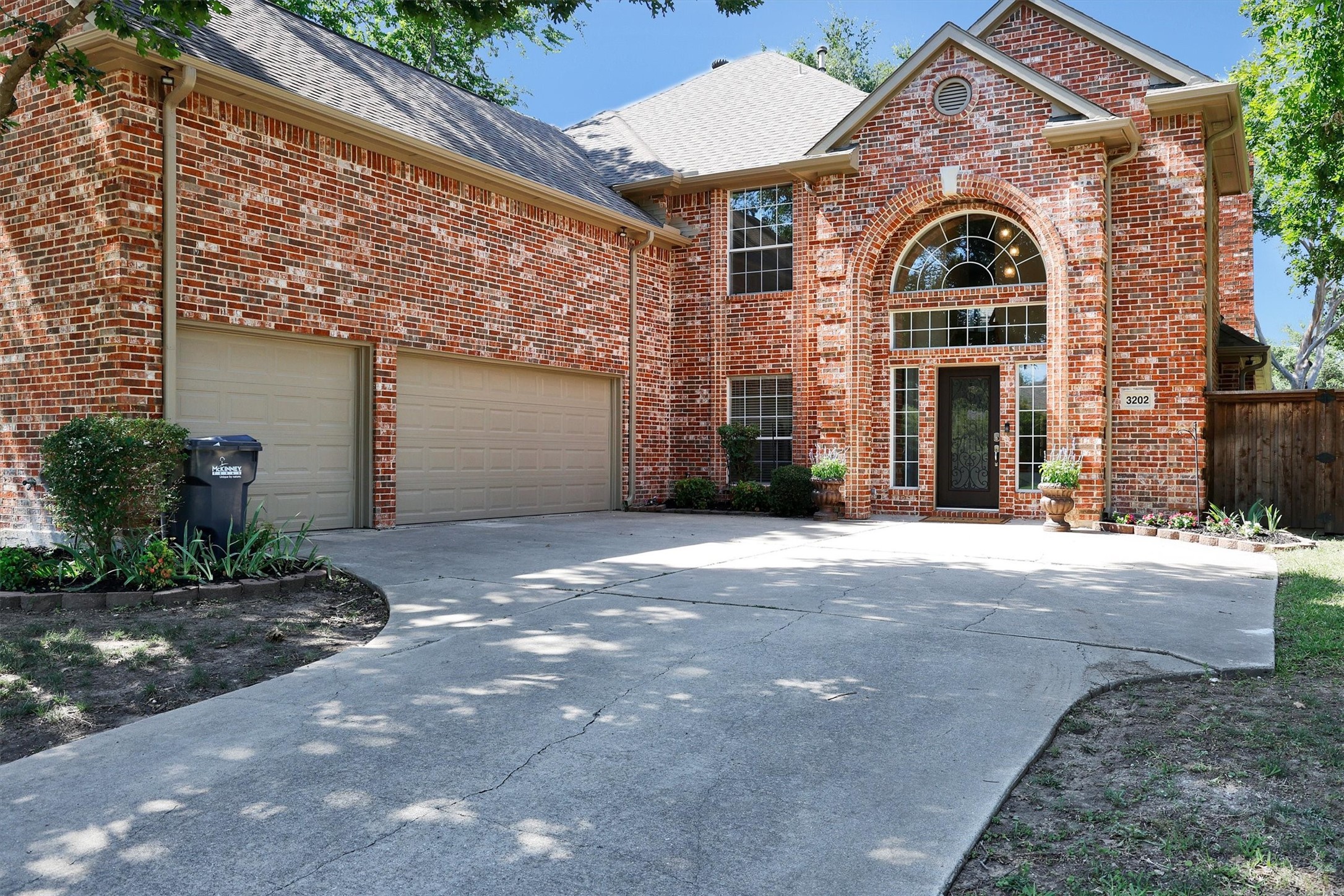 3202 W Valley Circle