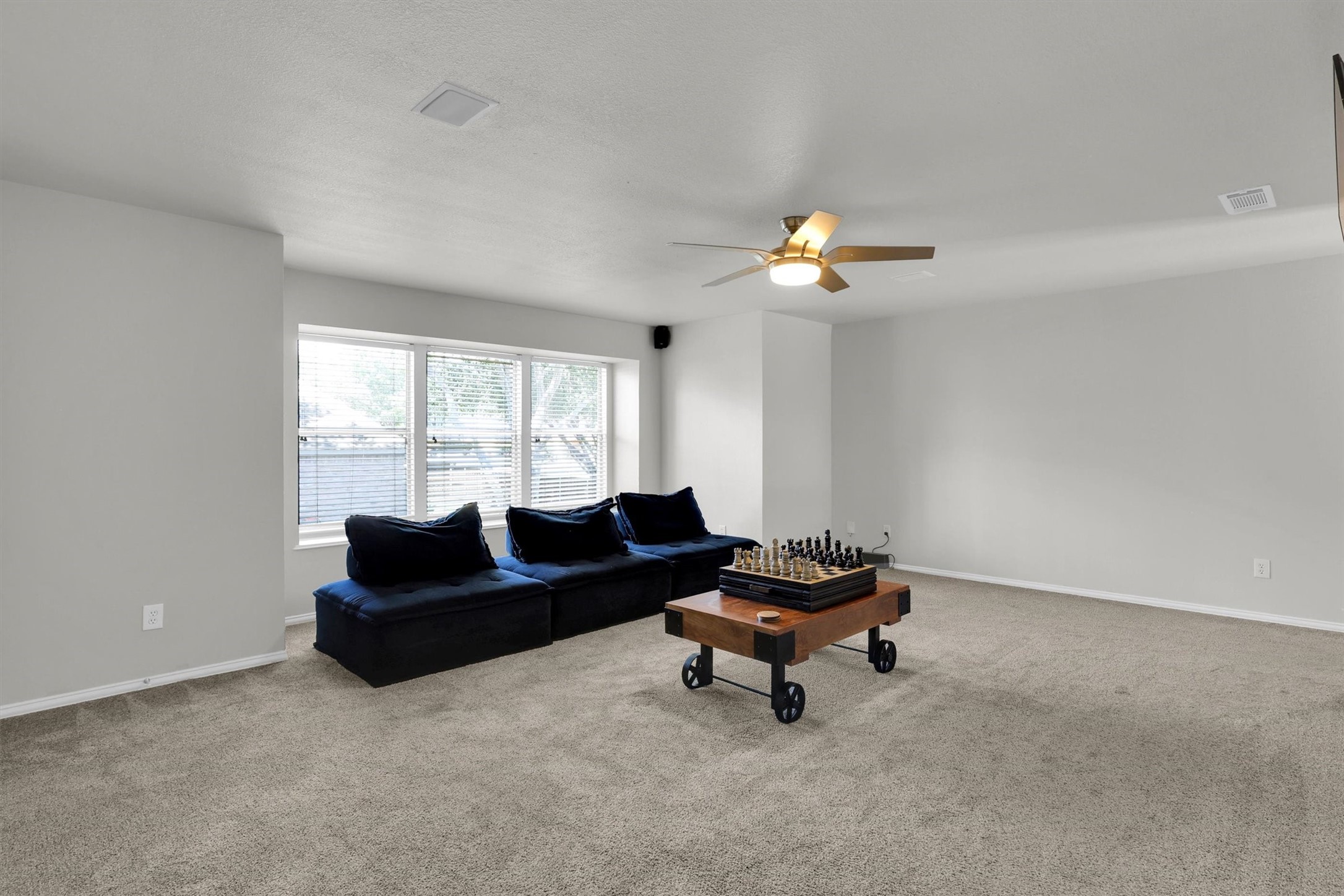 3202 W Valley Circle