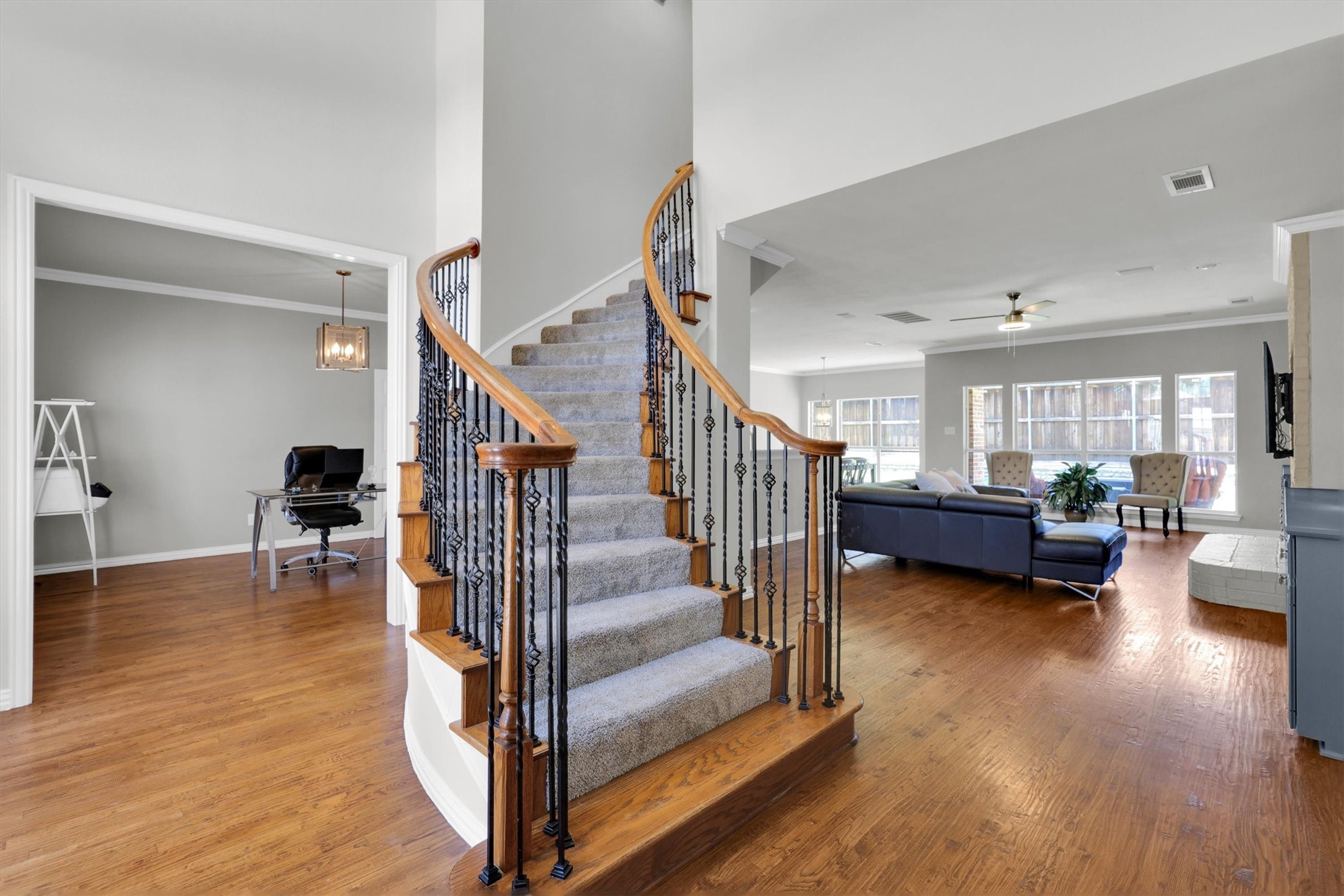 3202 W Valley Circle