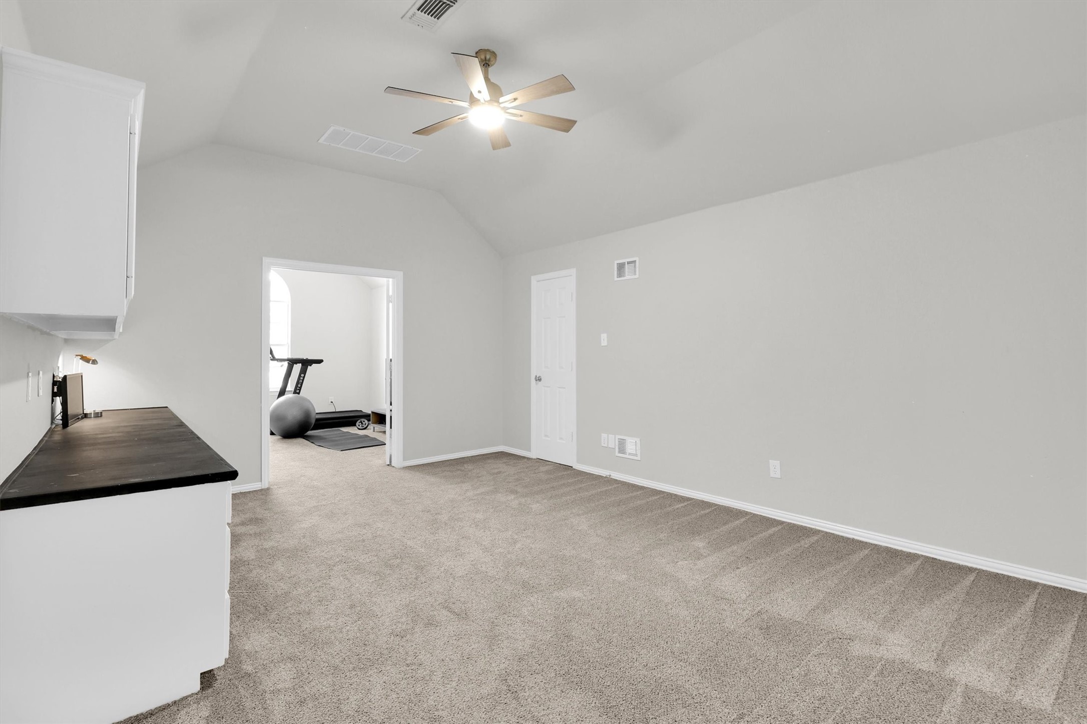 3202 W Valley Circle