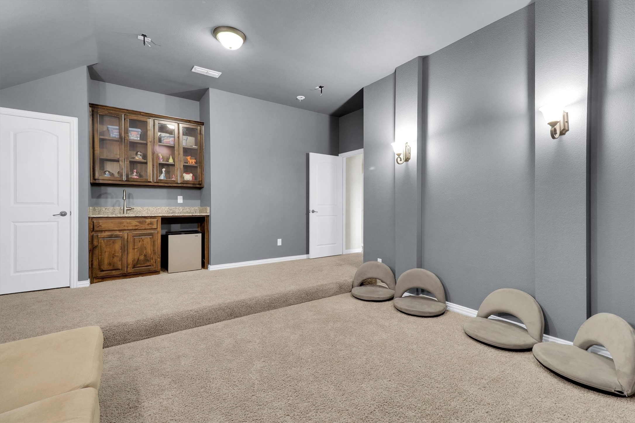 2757 Oakwood Drive