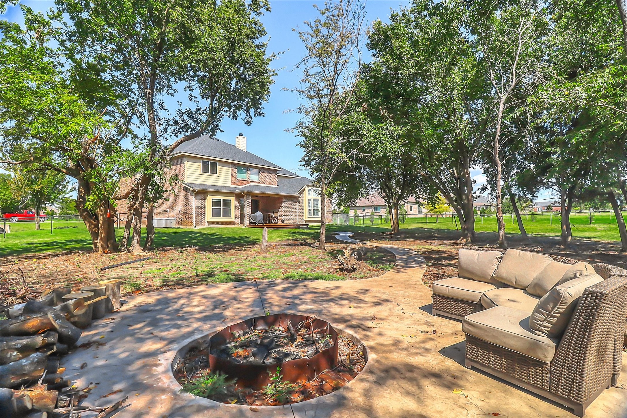 2757 Oakwood Drive