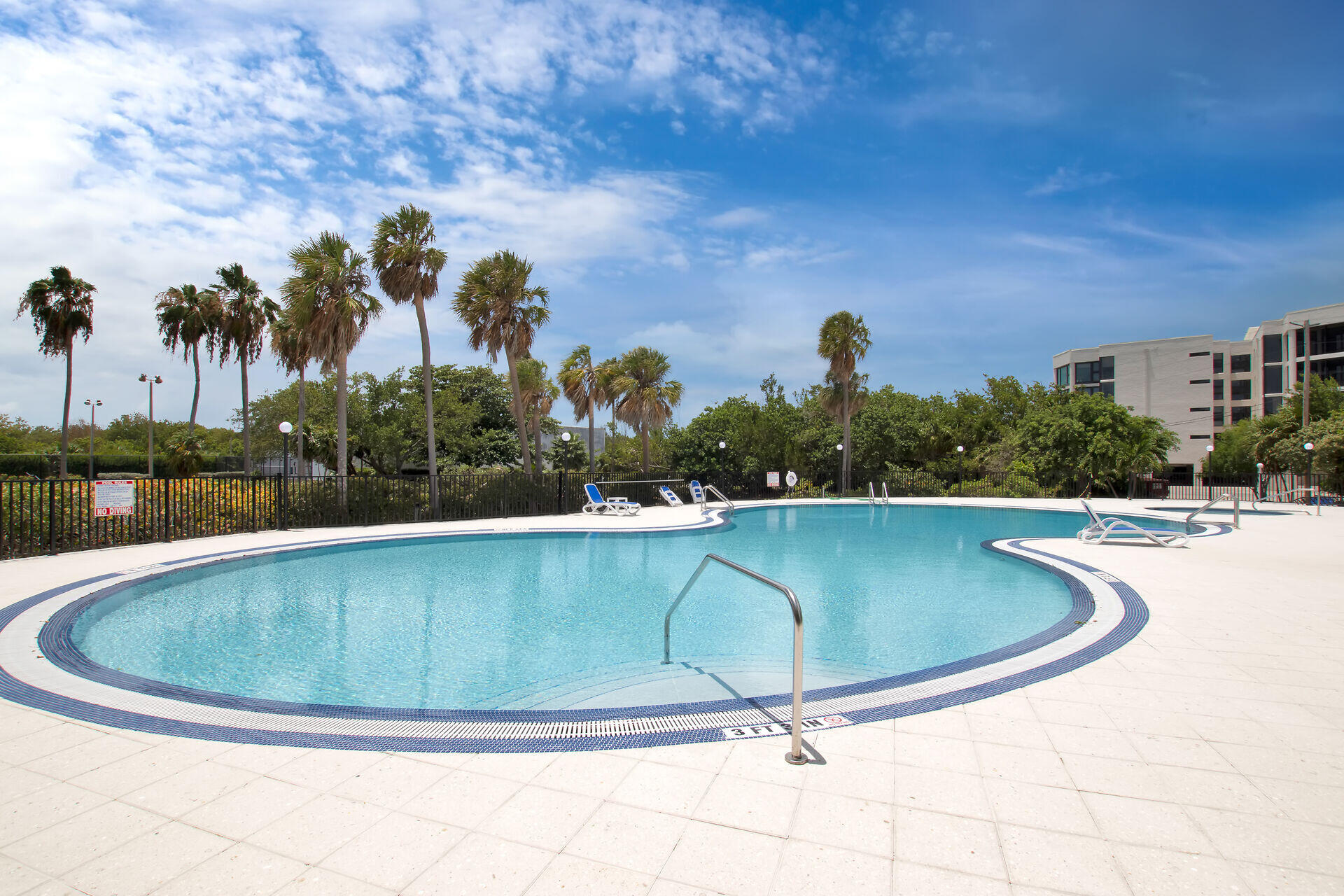 6204 Gulf Of Mexico Boulevard Unit: 204