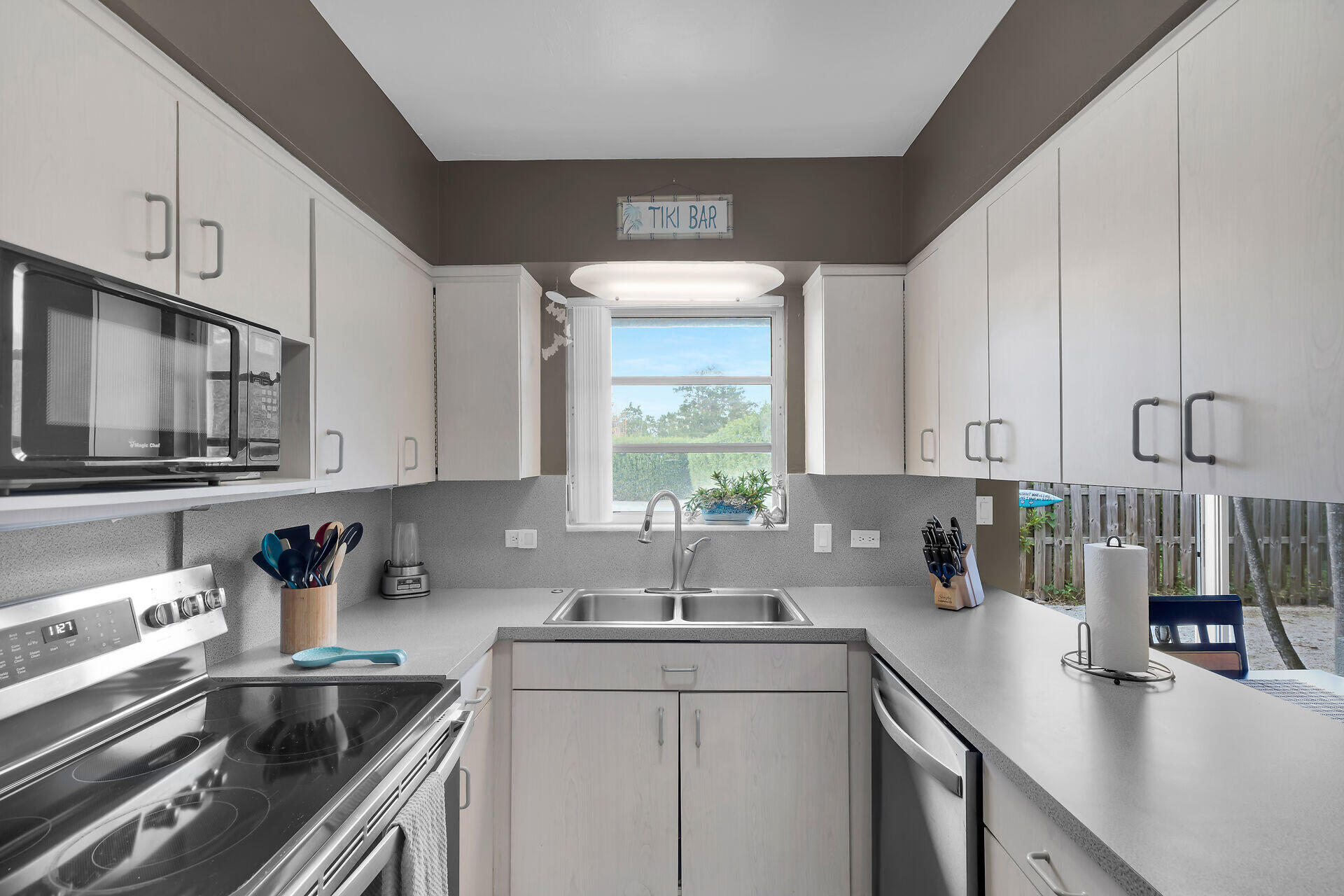 1103 S Indies Drive