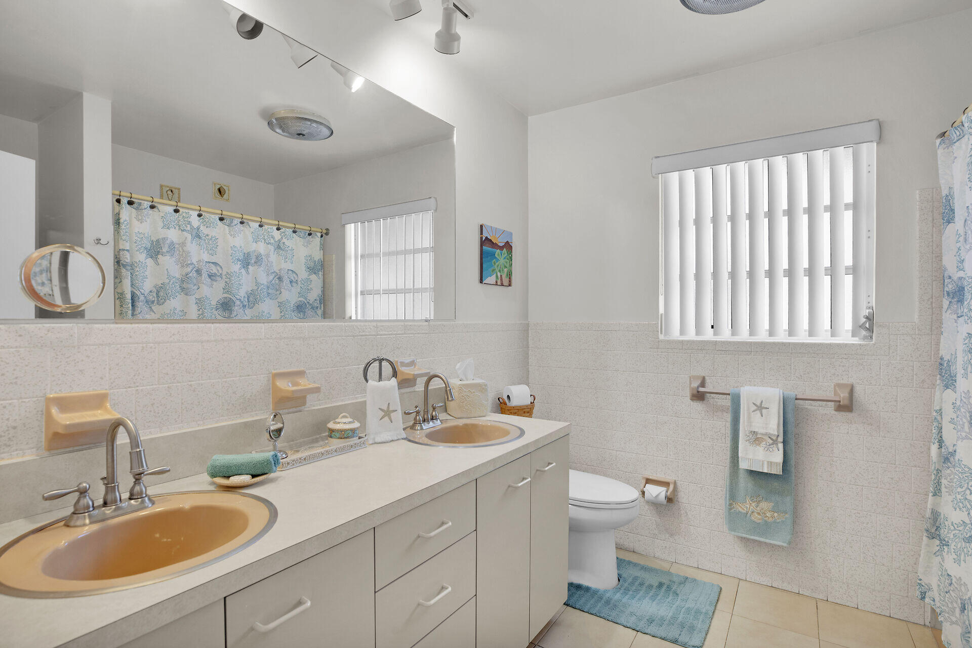 1103 S Indies Drive