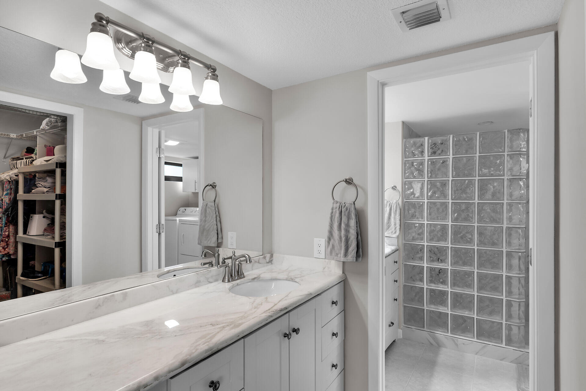 6204 Gulf Of Mexico Boulevard Unit: 204