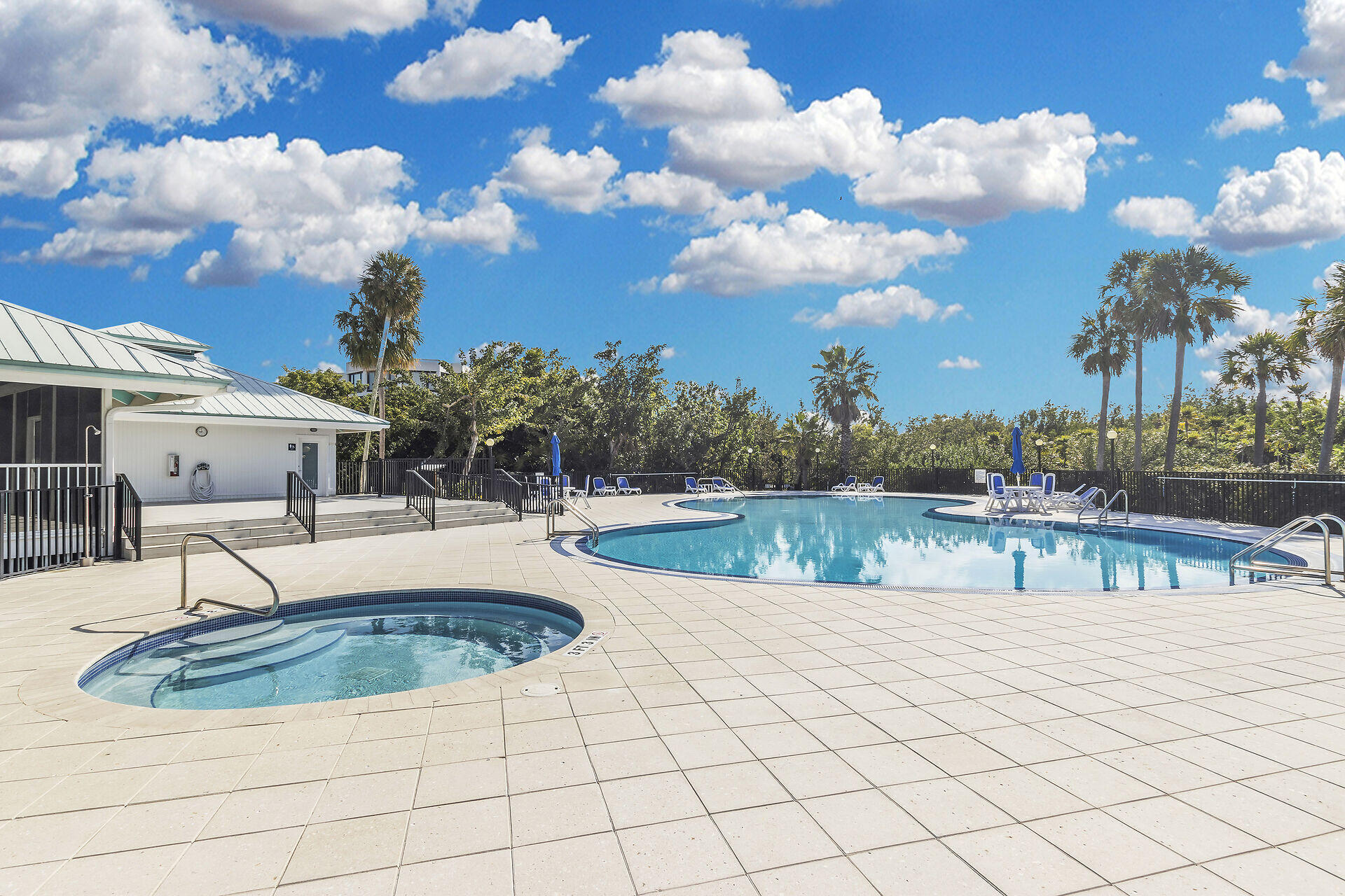 6204 Gulf Of Mexico Boulevard Unit: 204