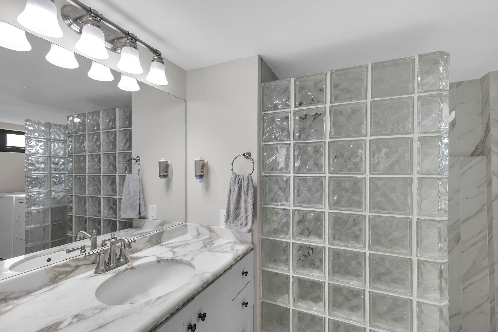 6204 Gulf Of Mexico Boulevard Unit: 204