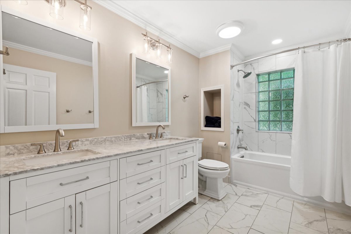 85 W Mallard Lane