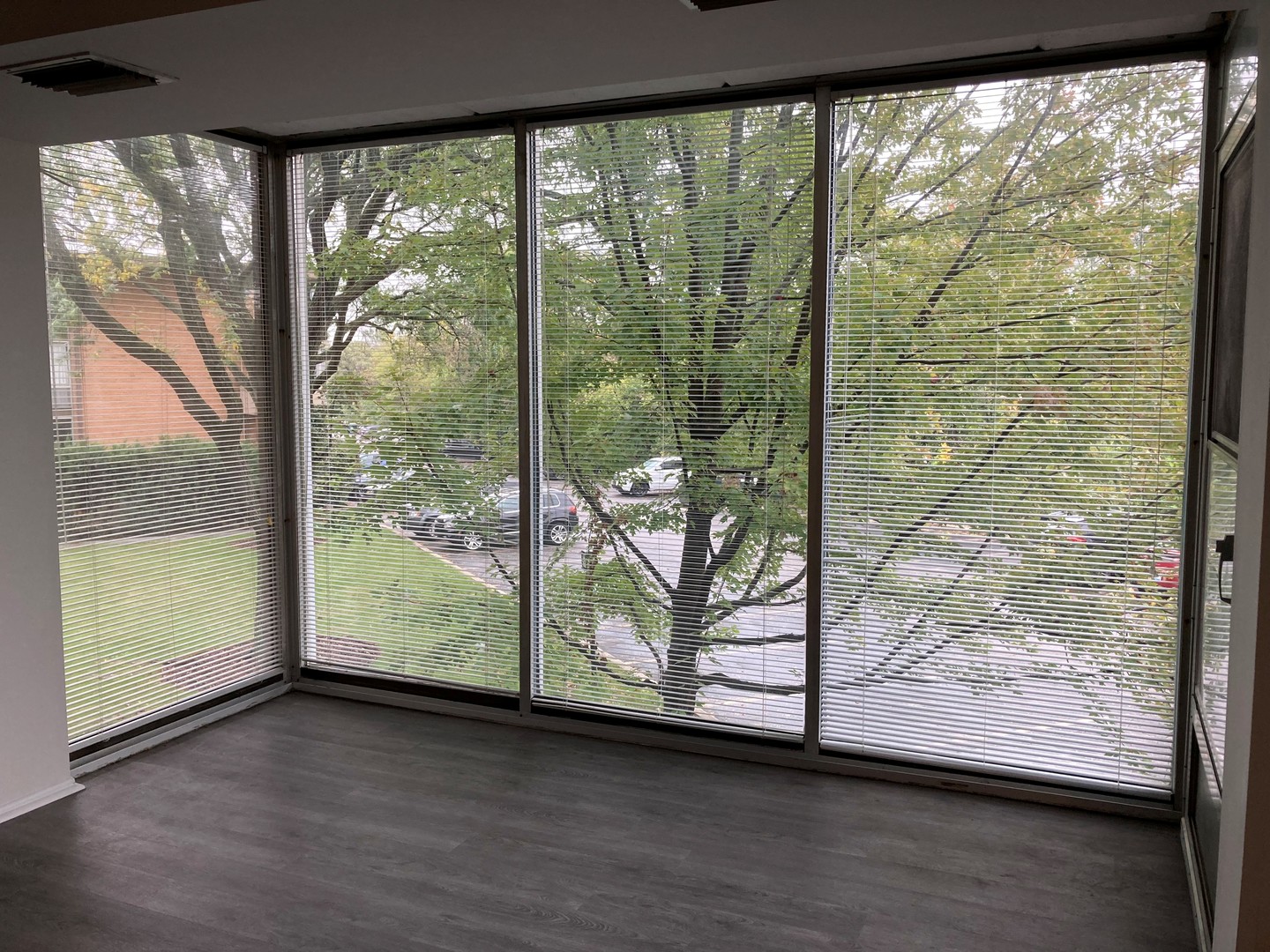 1301 N Western Avenue Unit: 201