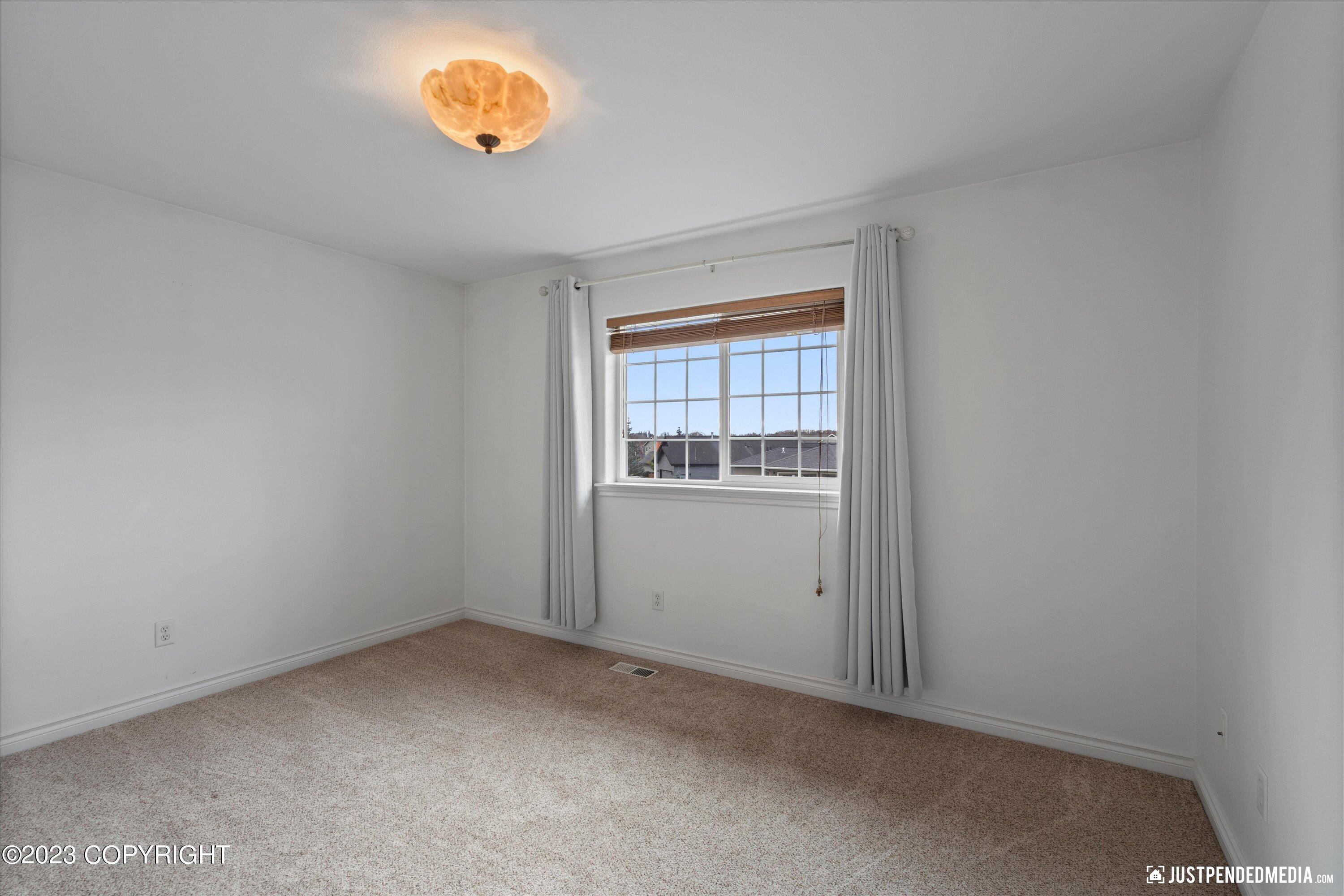 5605 Yukon Charlie Loop