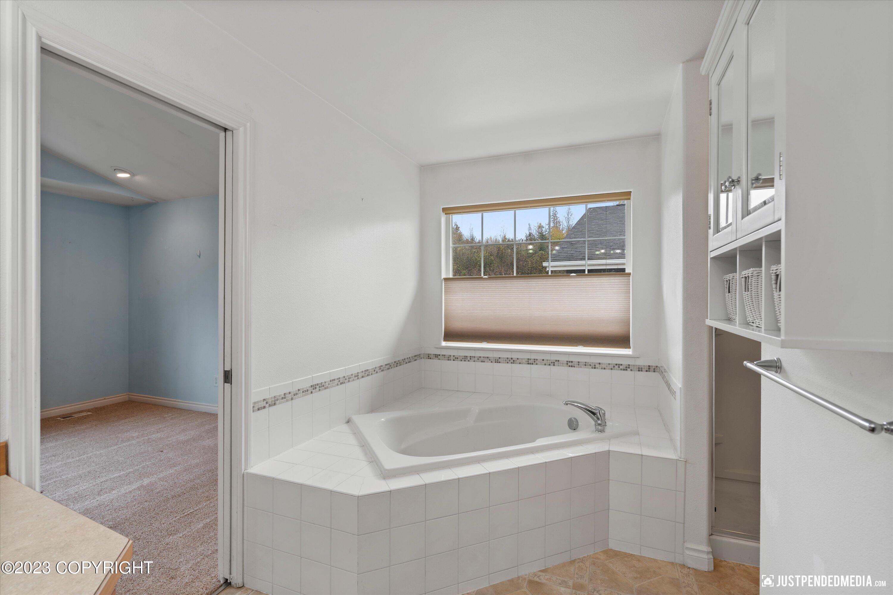 5605 Yukon Charlie Loop