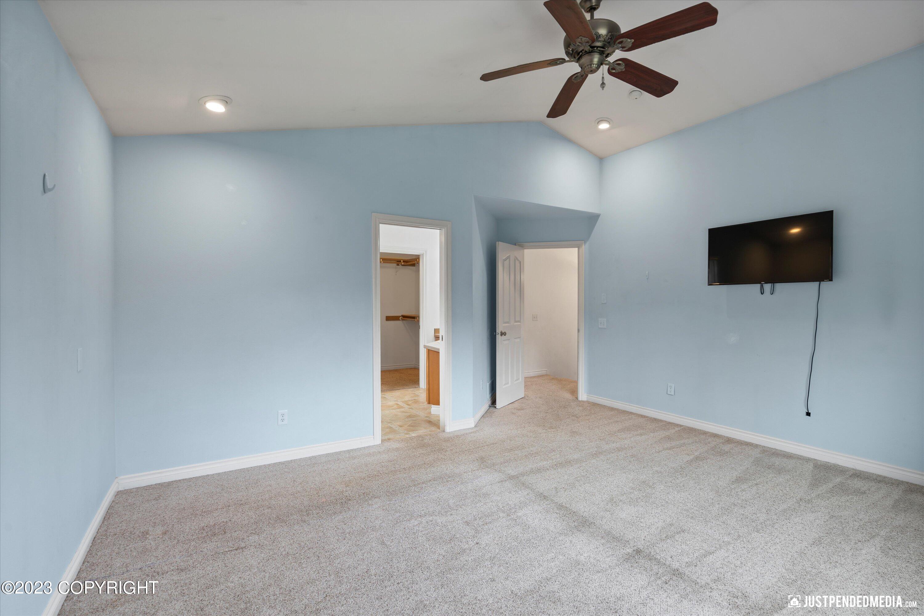 5605 Yukon Charlie Loop