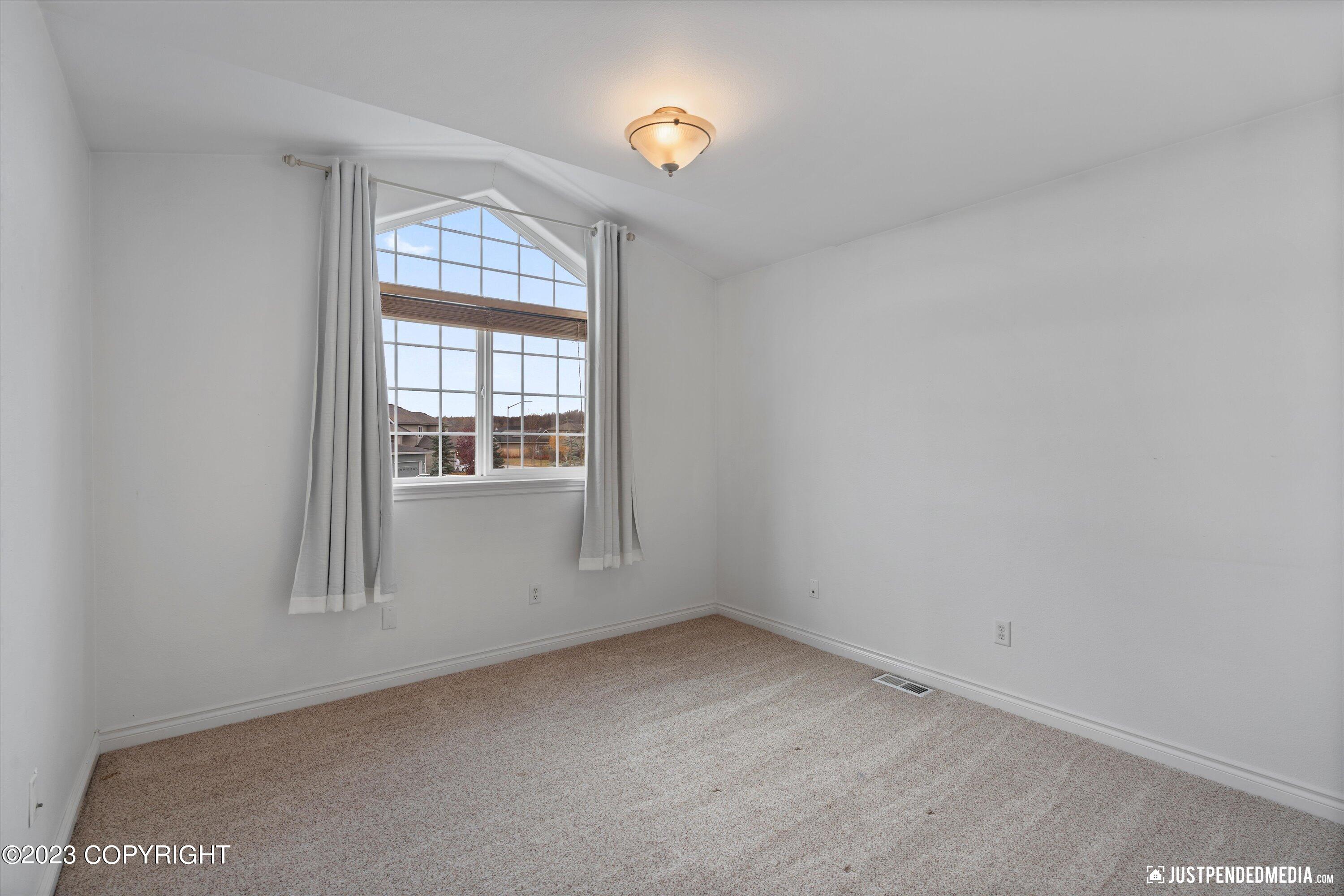 5605 Yukon Charlie Loop